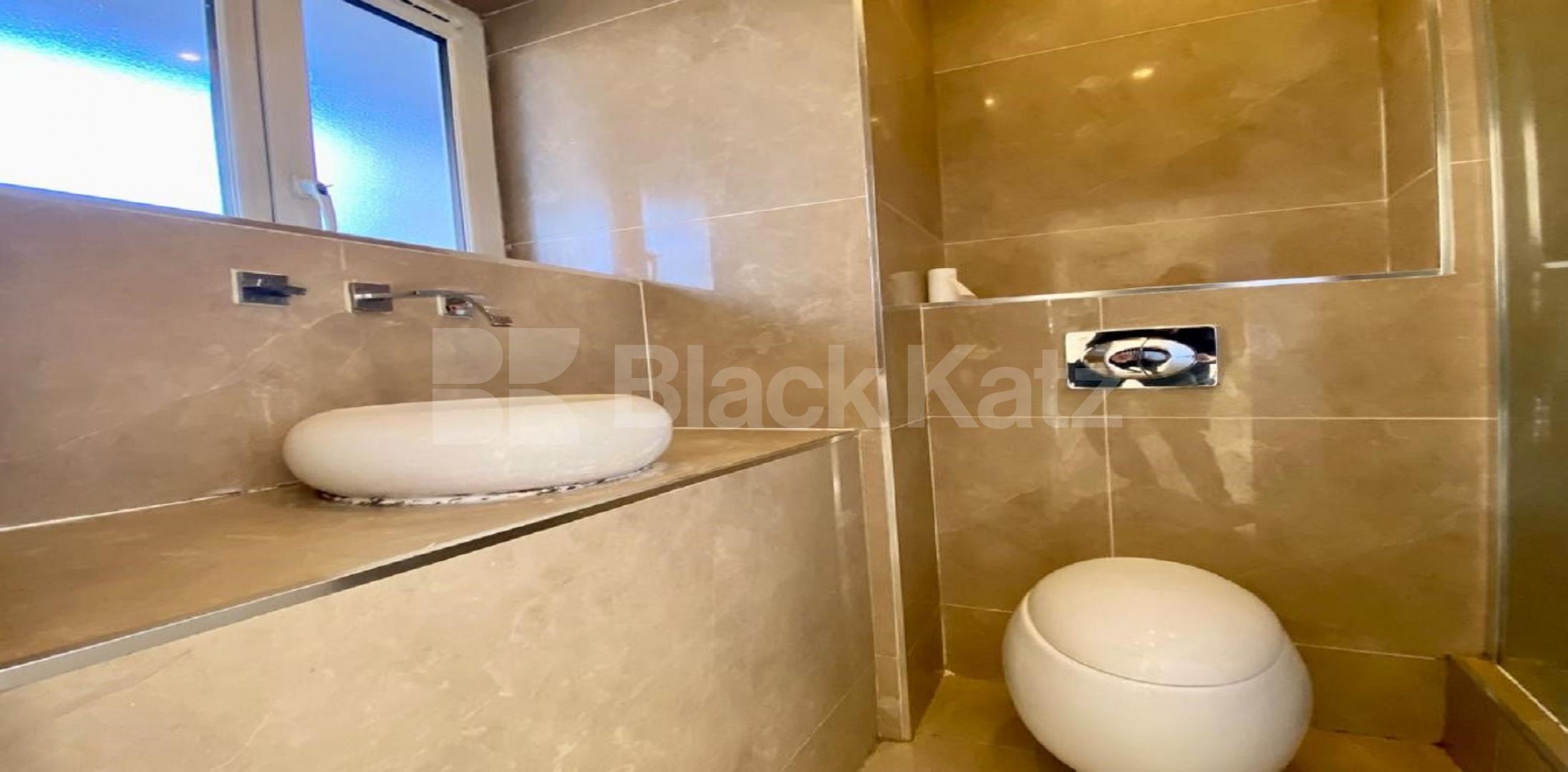 			LET , 1 Bedroom, 1 bath, 1 reception Ground Floor Flat			 Lochinvar street , Balham